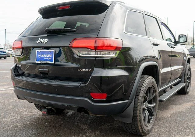 Used 2020 Black Jeep Laredo E image 6