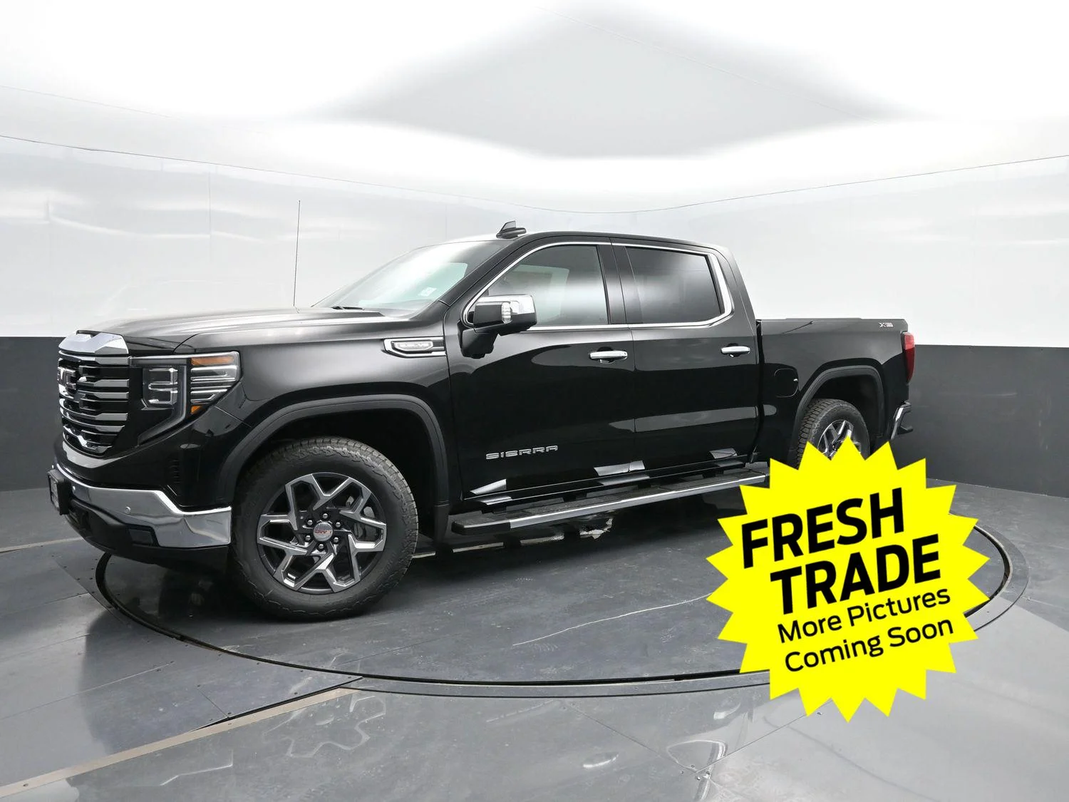 2025 GMC Sierra 4WD Crew Cab Short Box SLT's photo