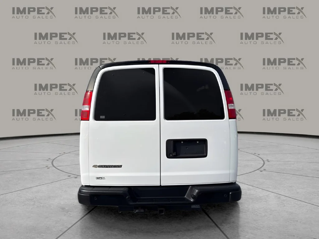 Used 2024 White Chevrolet LS image 4