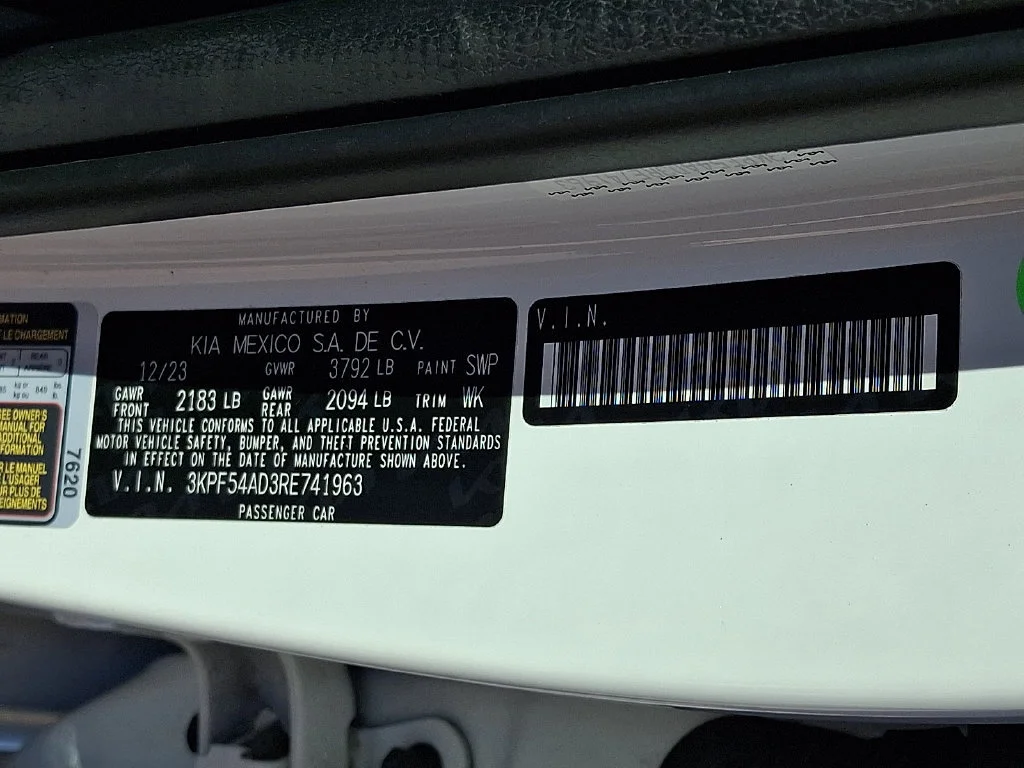 Used 2024 White Kia GT-Line image 28