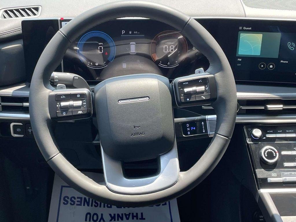 New 2027 White Hyundai SE AWD image 15