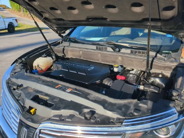 Used 2018 Black Lincoln Reserve image 36