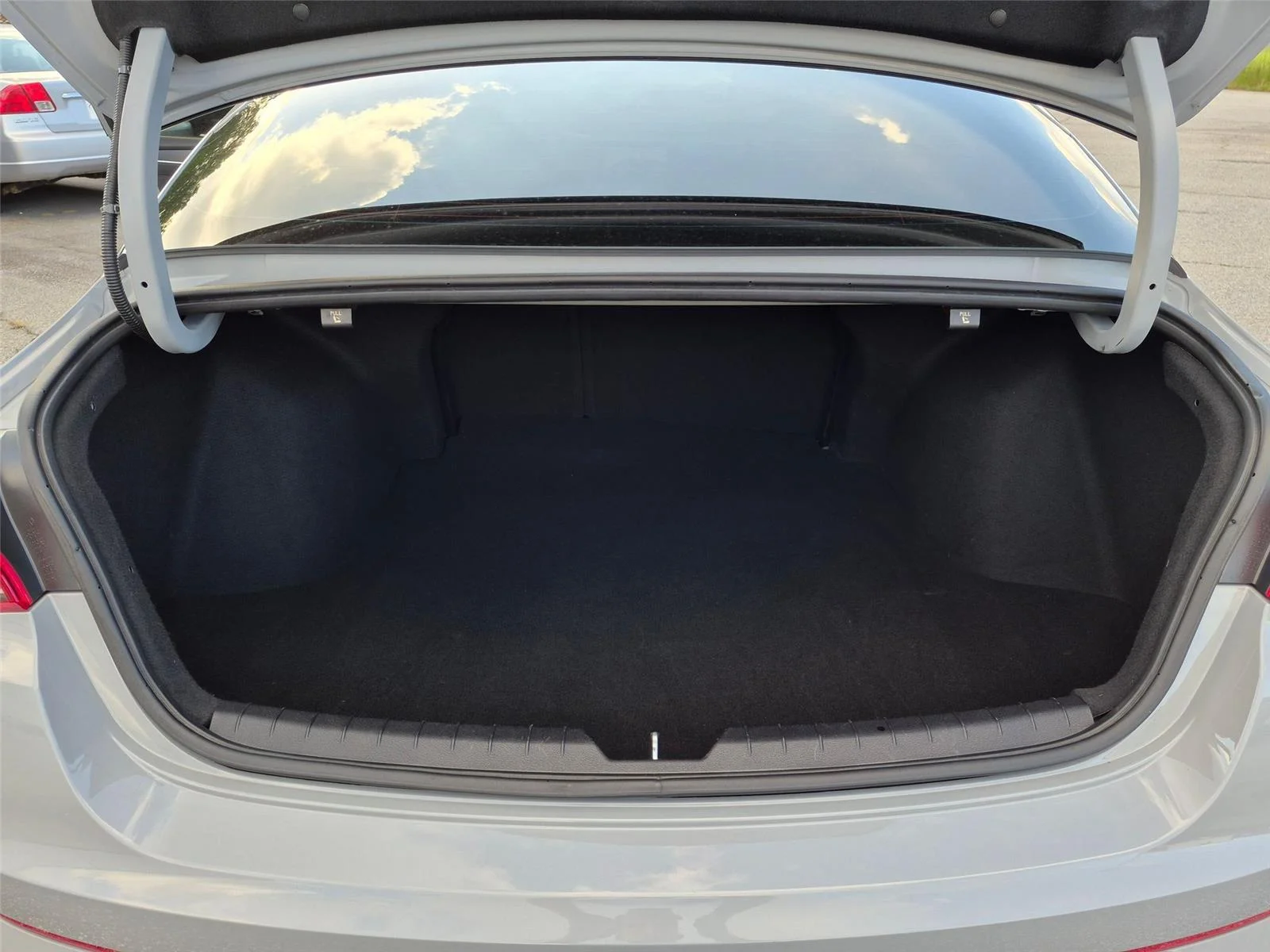 Used 2024 Wolf Gray Kia GT image 29