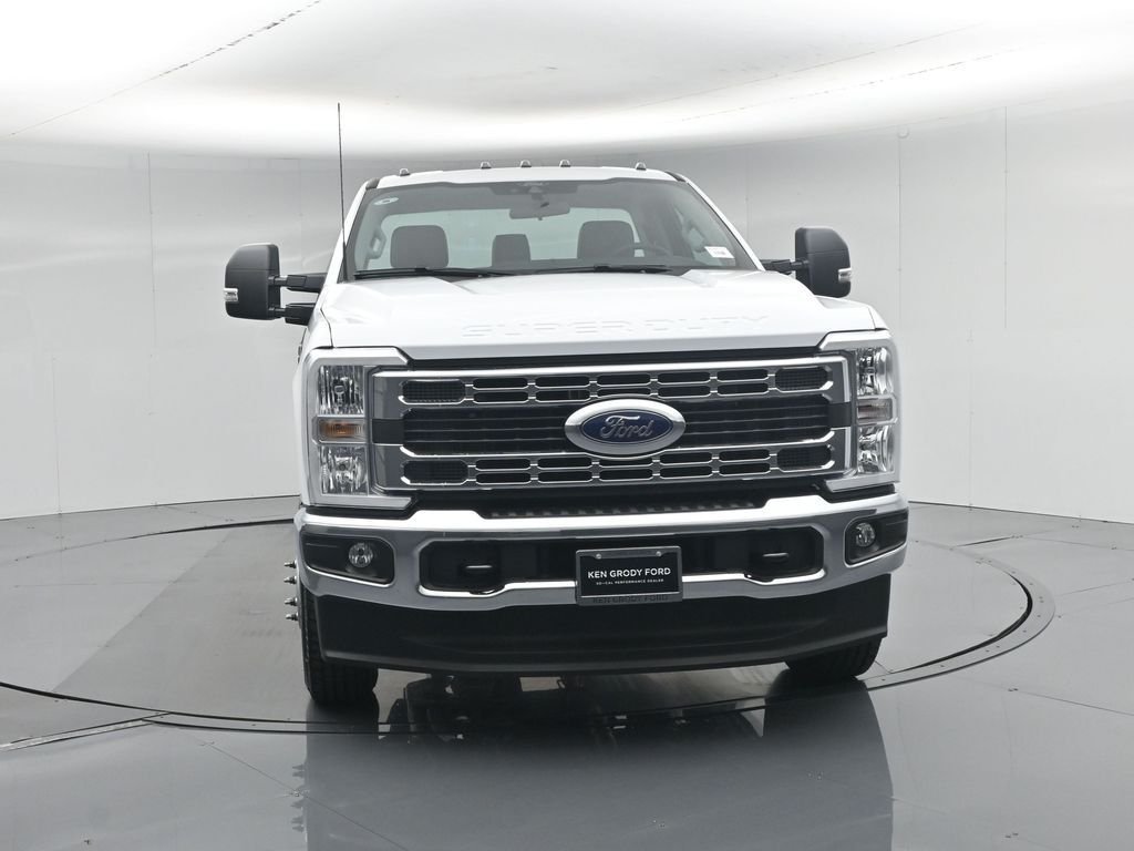New 2026 Oxford White Ford XL image 18