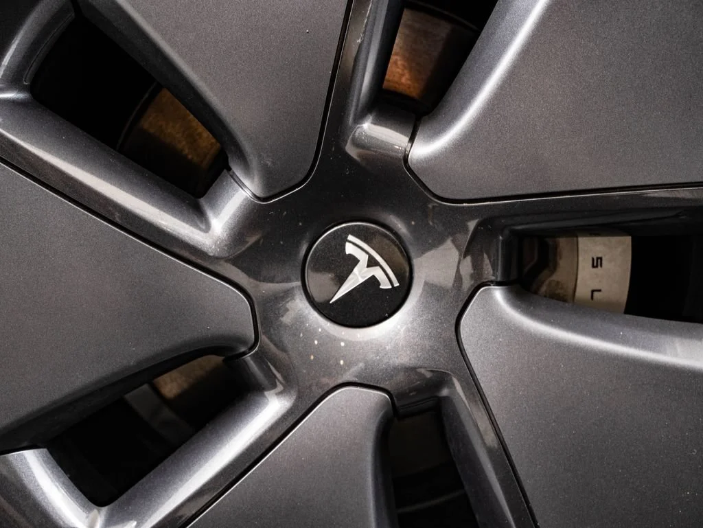 Used 2023 Black Tesla  image 8