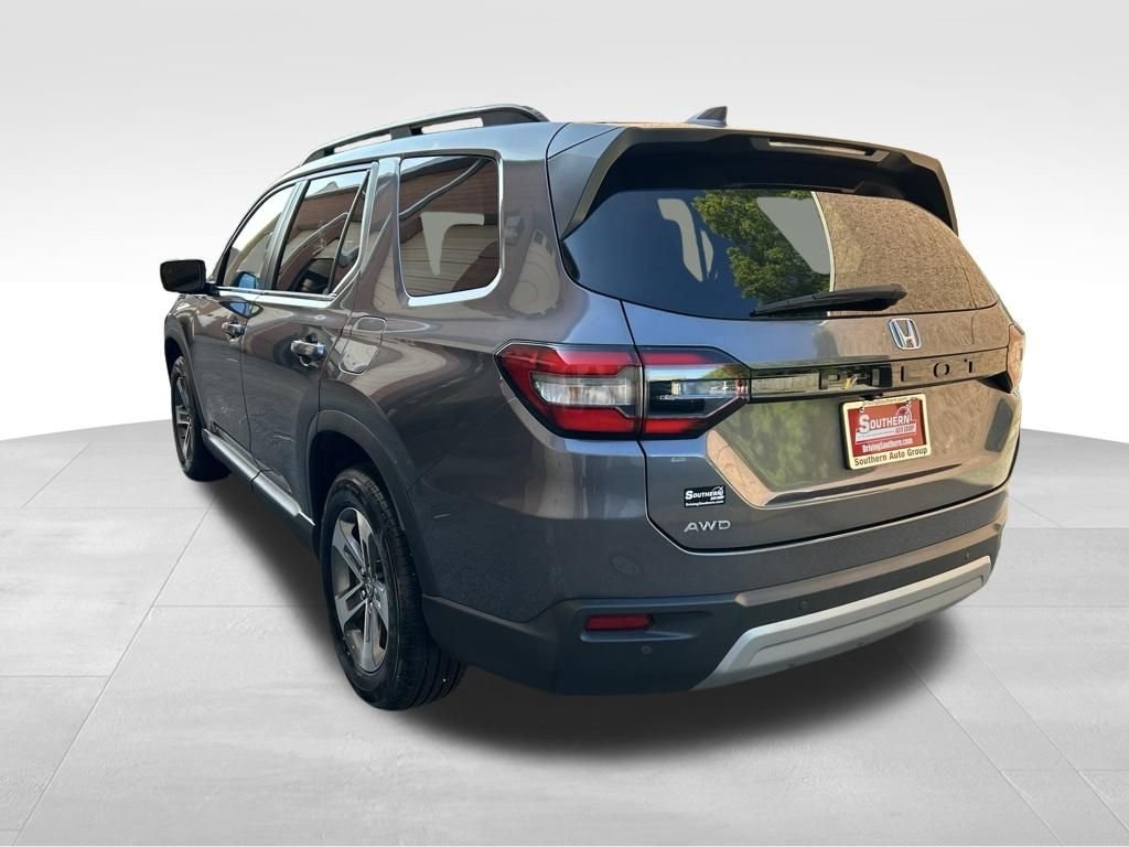 Used 2025 White Honda EX-L image 3