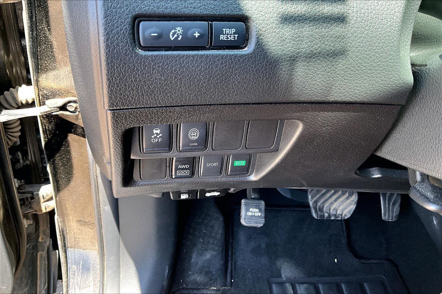Used 2021 Magnetic Black Pearl Nissan S image 30
