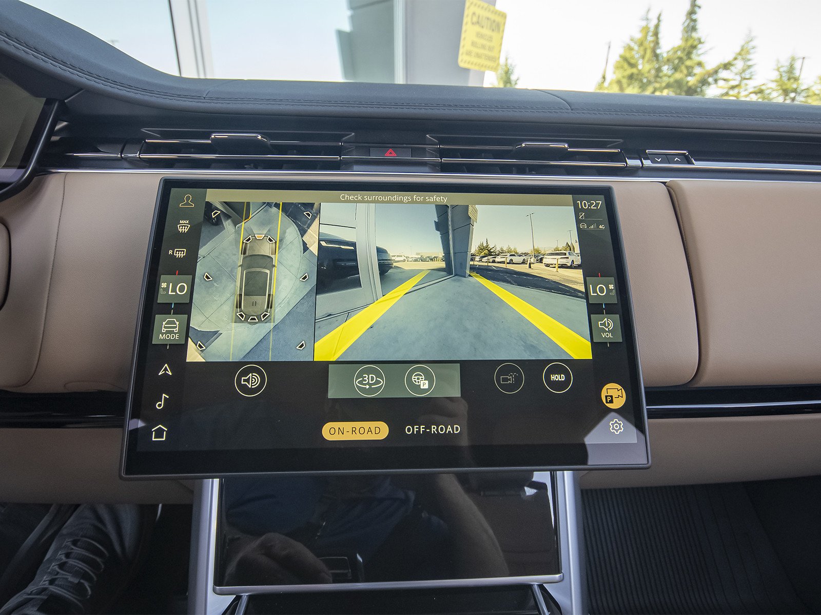 New 2026 Santorini Black Land Rover SE image 21