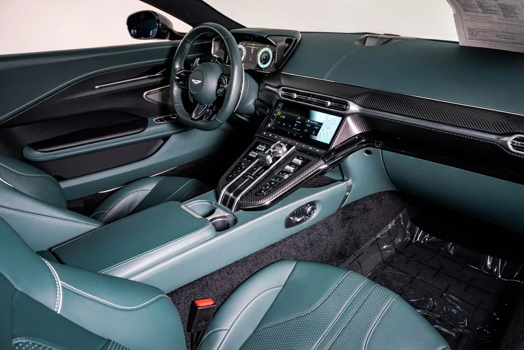Used 2025 Aluminite Silver Aston Martin Carbon image 17