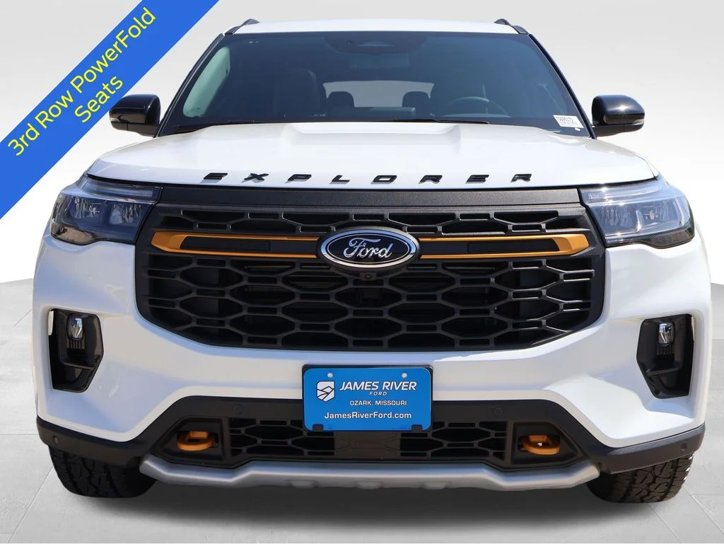 New 2026 Star White Metallic Tri-Coat Ford Tremor® image 7