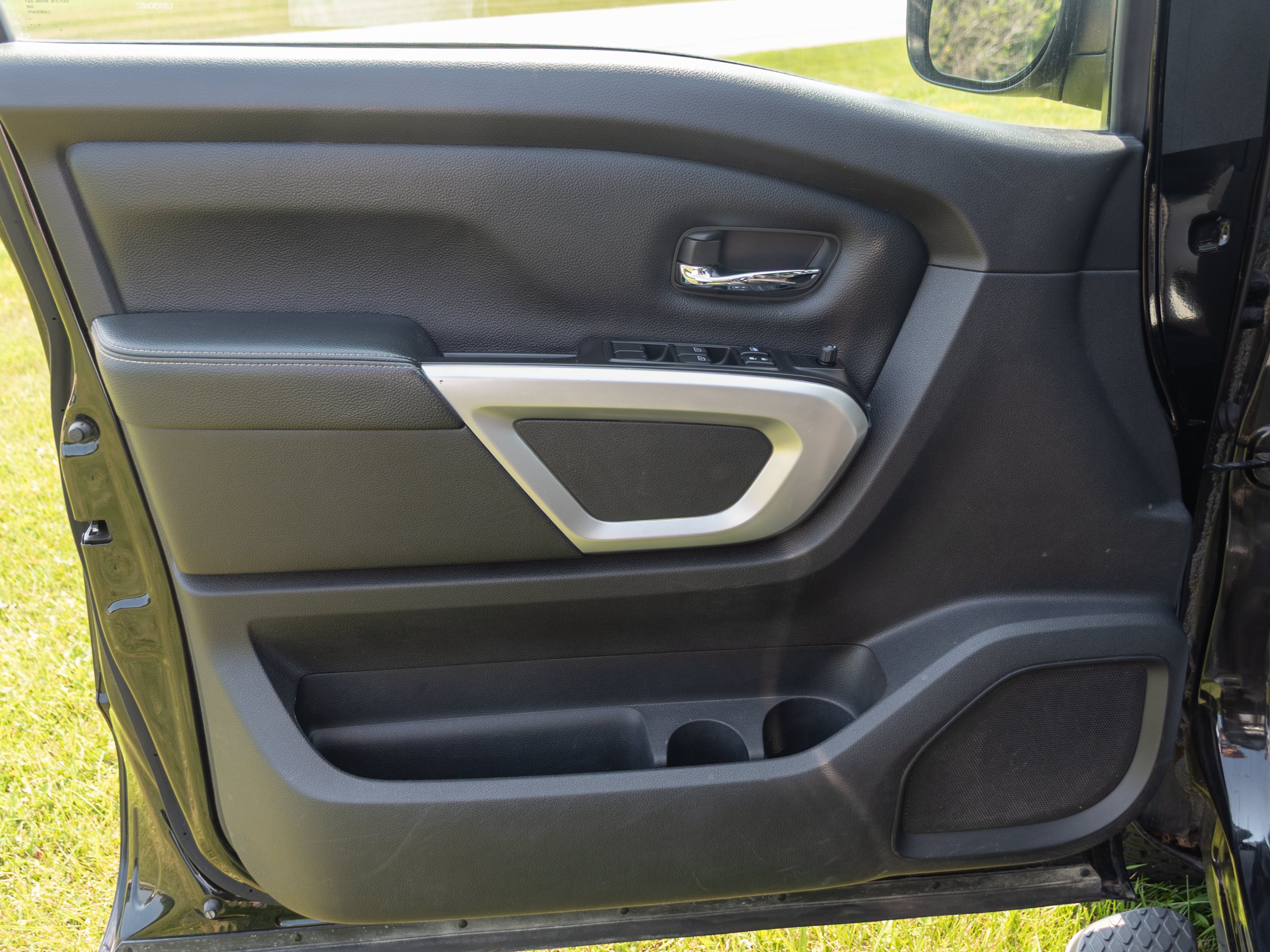 2019 Nissan Titan PRO-4X - Photo 9