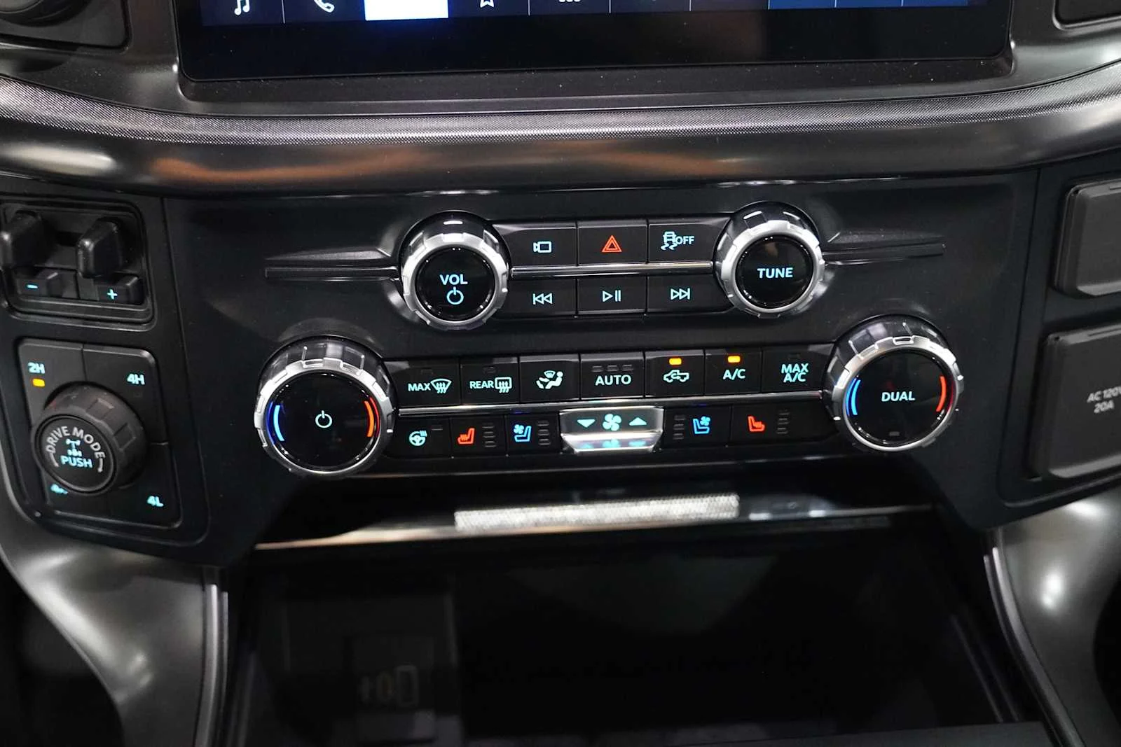Used 2026 Avalanche Ford Tremor image 17