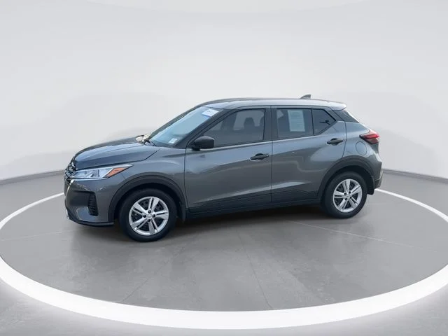 Used 2025 Gray Nissan S image 4
