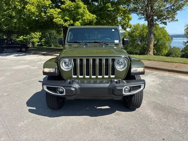 Used 2022 Green Jeep Overland image 2