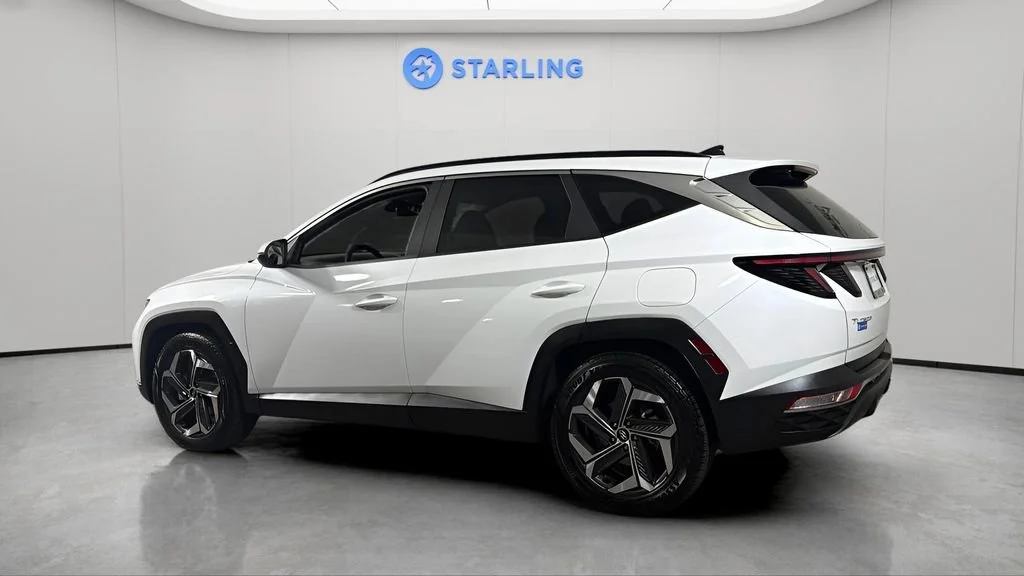 Used 2022 White Hyundai SEL image 4