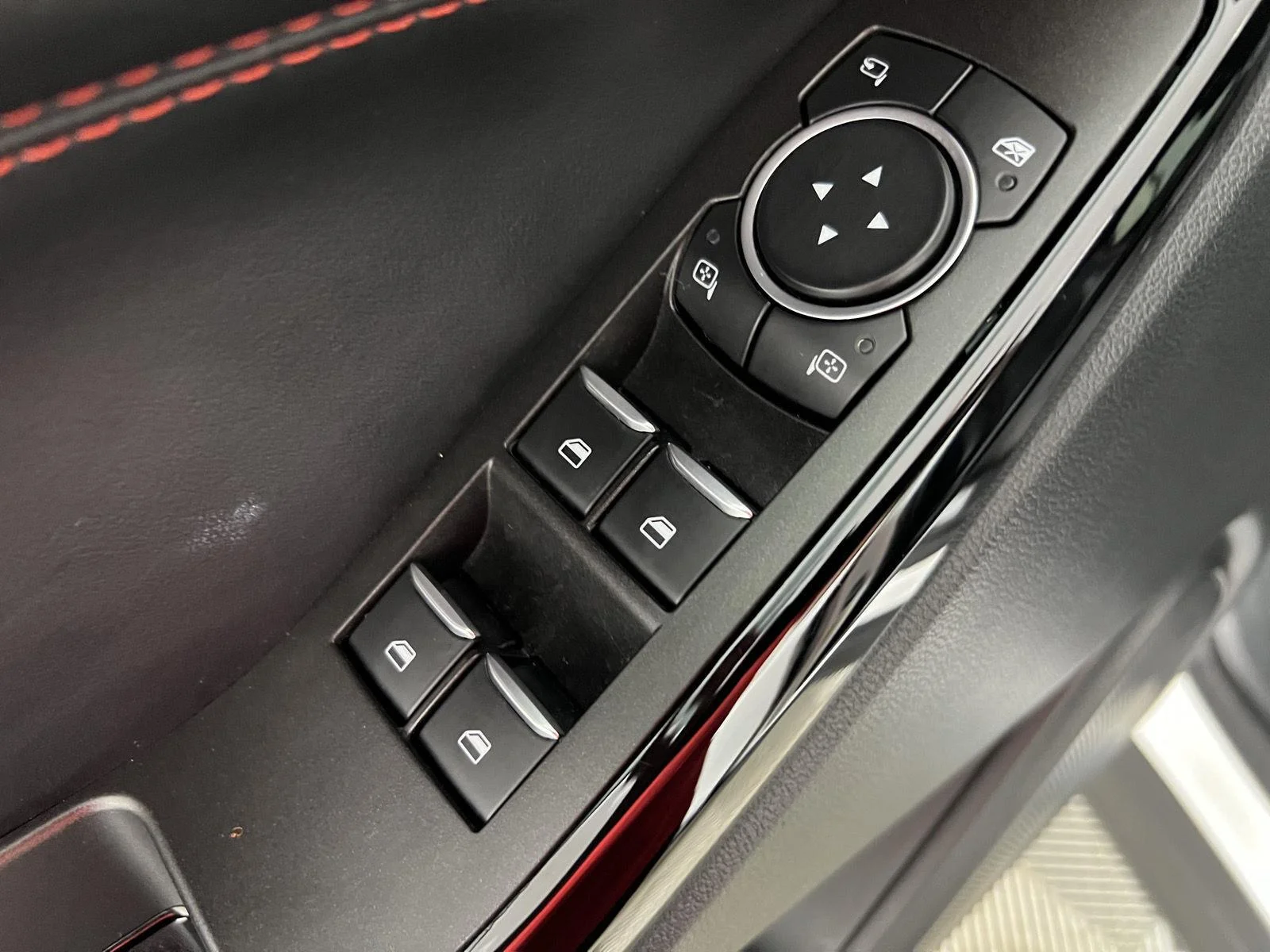 Used 2023 Wh Ford ST-Line image 15
