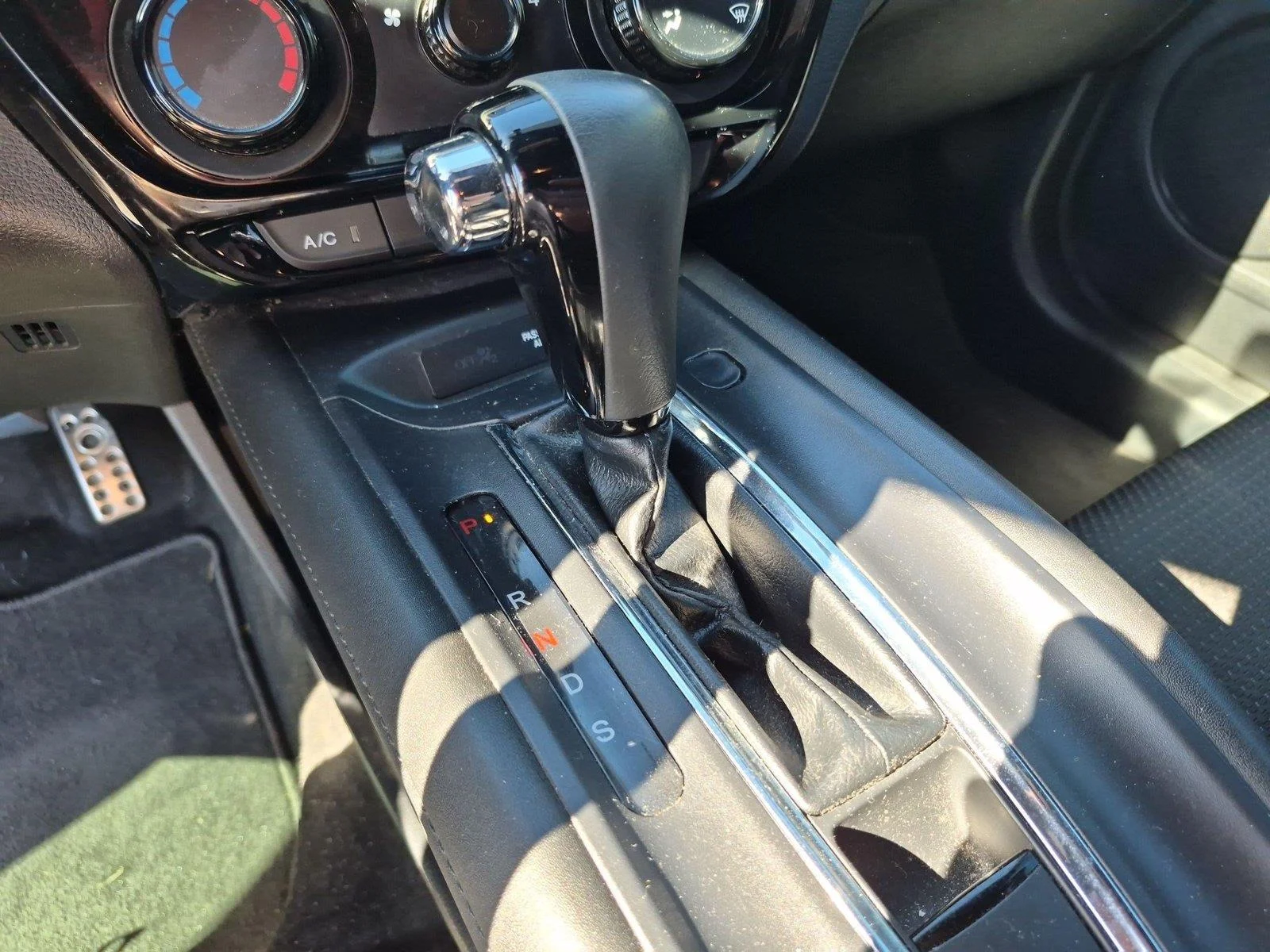 Used 2022 LUNAR SILVER METALLIC Honda SPORT image 27