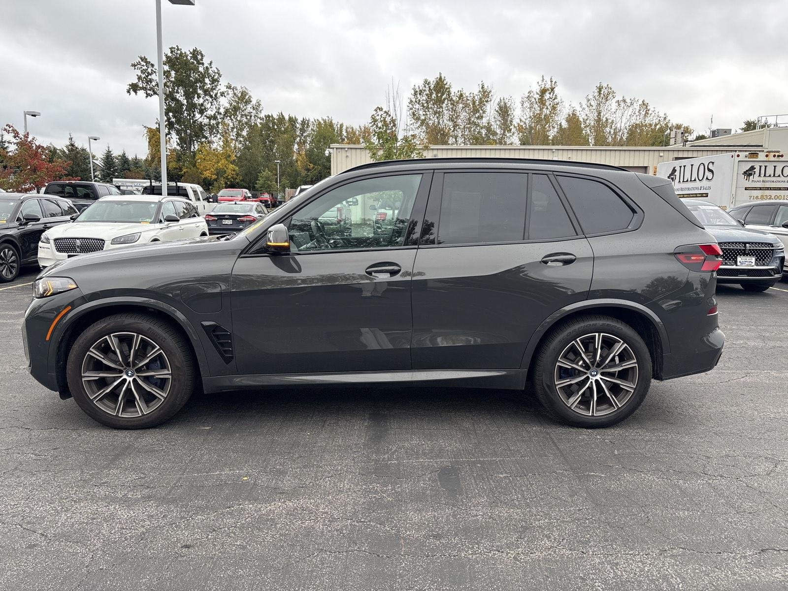 Used 2025 Dravit Grey Metallic BMW xDrive50e image 5