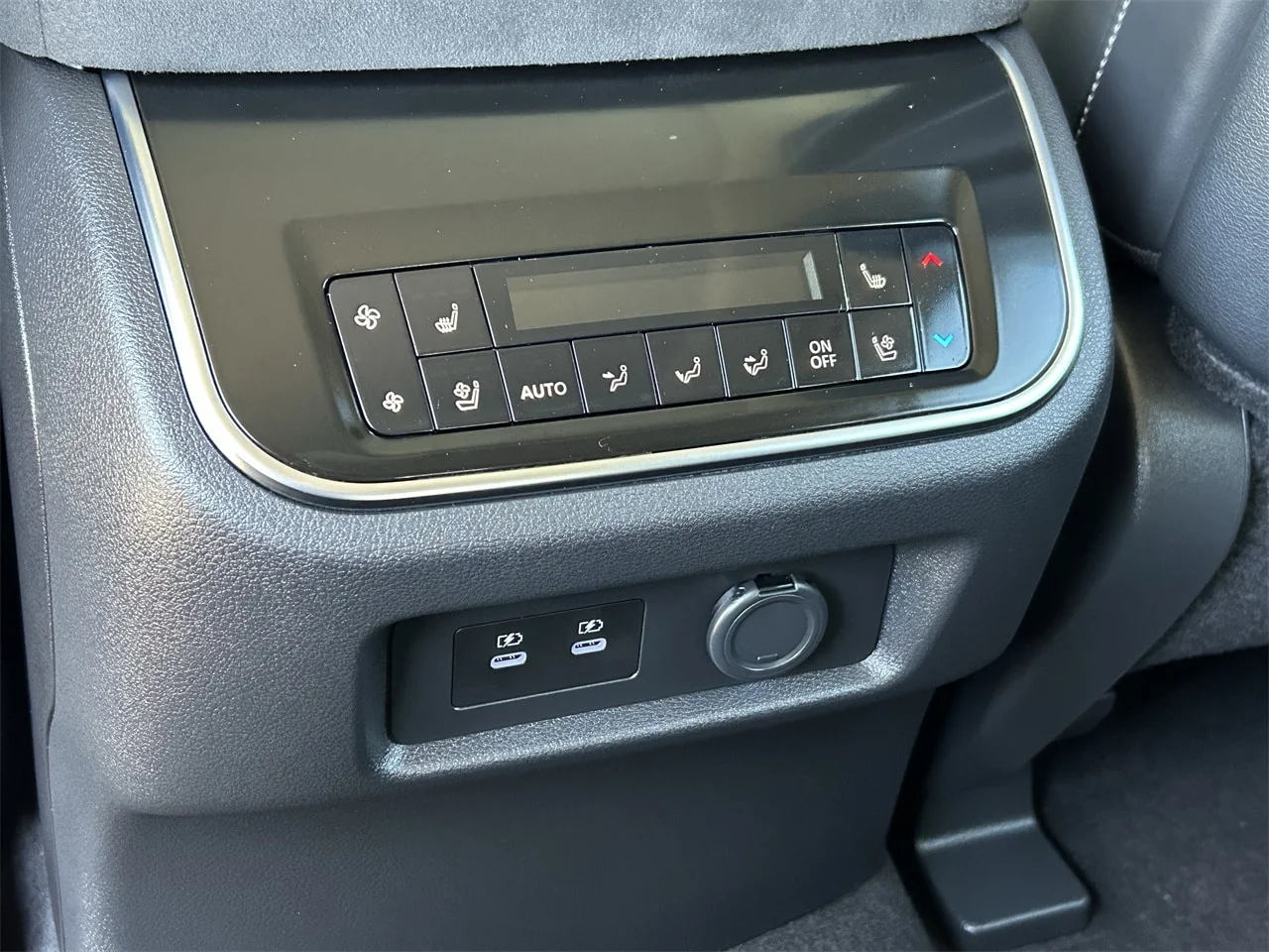 2026 INFINITI QX80 Luxe - Photo 17