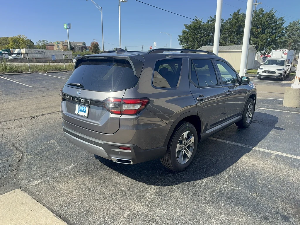 2026 Honda Pilot EX-L, photo 5 of 12