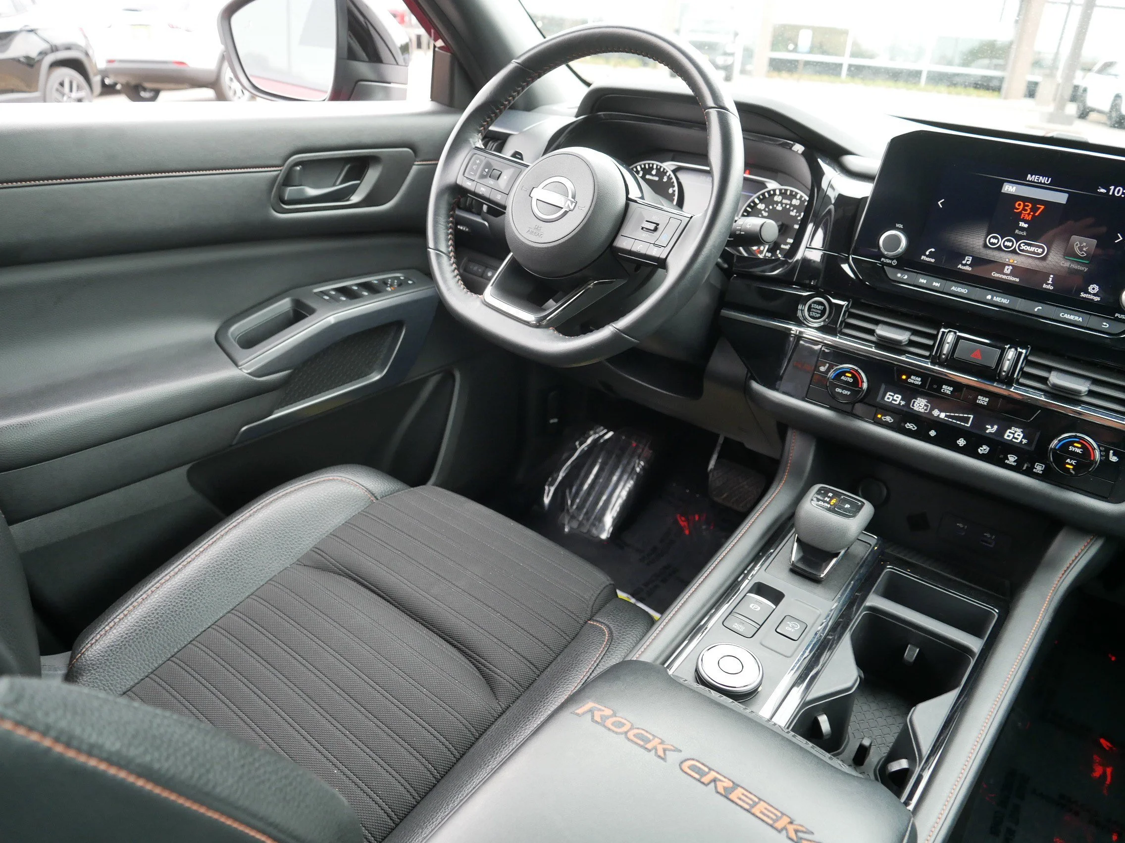 Used 2023 Scarlet Ember Tintcoat/Super Black Nissan Rock Creek image 9