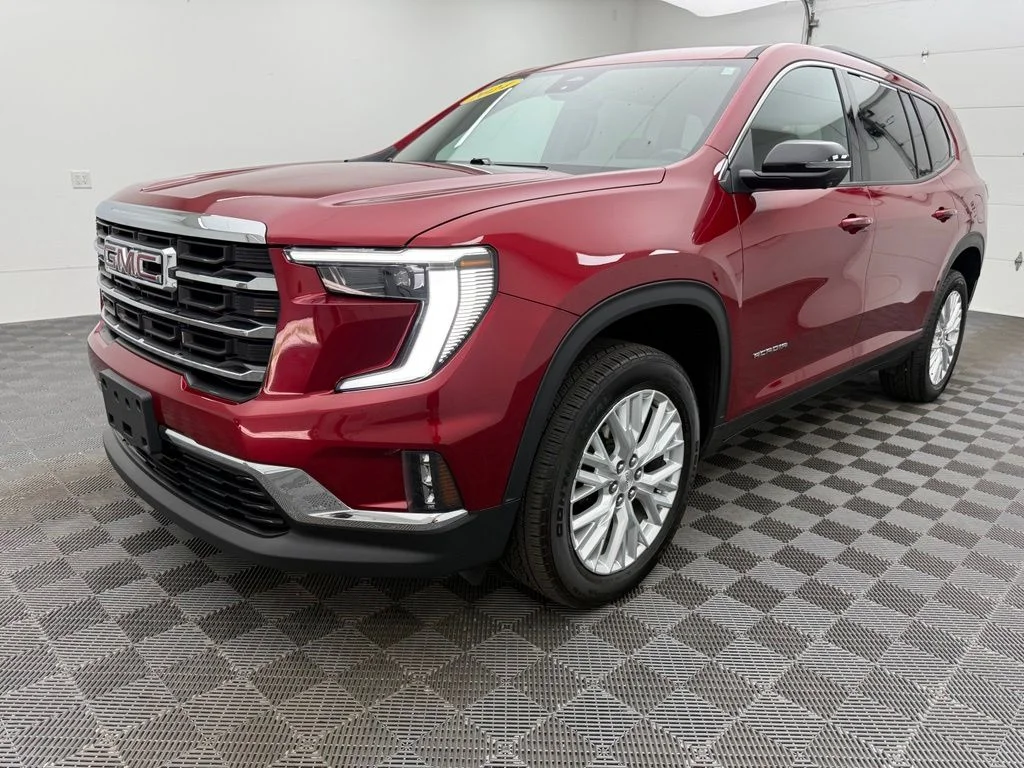 Used 2024 Red GMC Elevation image 2