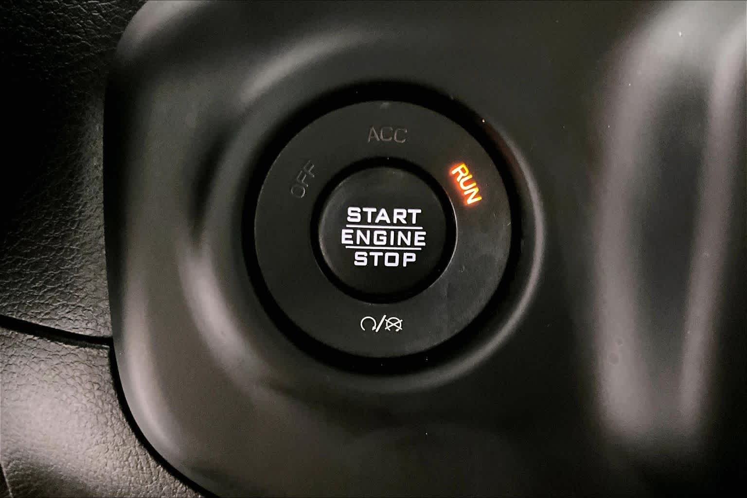 Used 2018 Bright White Clear Coat Jeep Sport S image 31