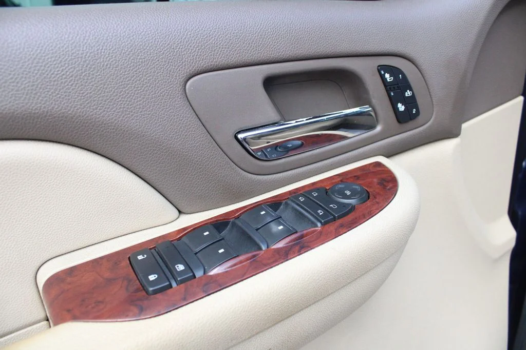Used 2009 Blue GMC SLT image 6