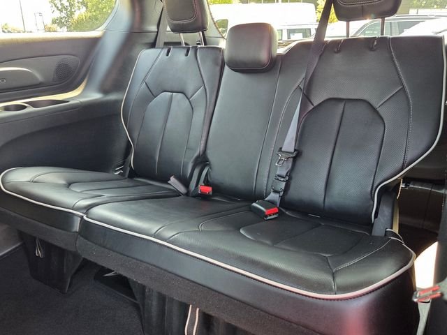 Used 2026 Black Chrysler Limited image 12