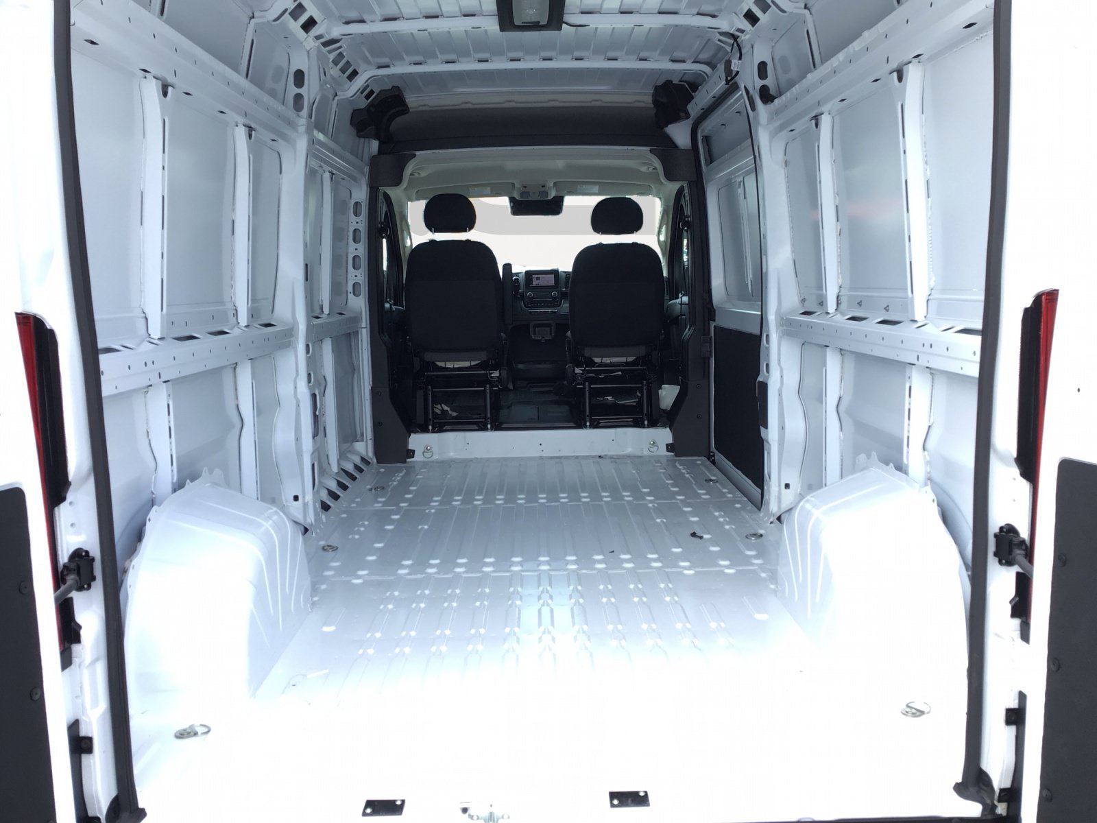 New 2026 Bright White Clearcoat RAM Tradesman image 12