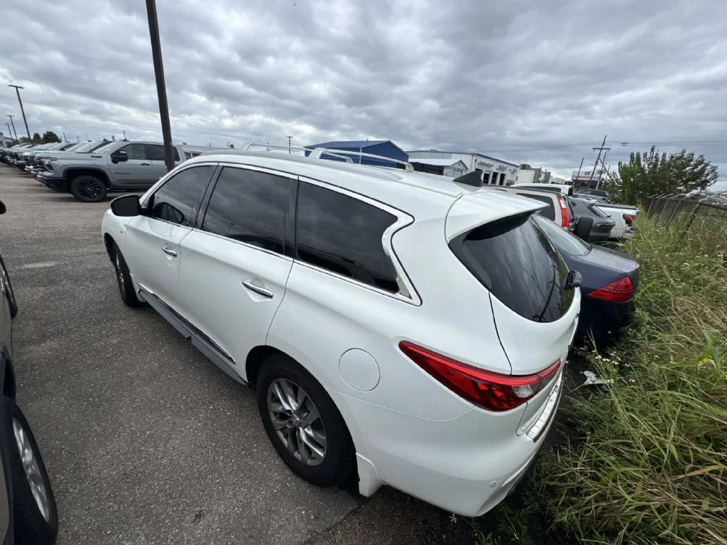 Certified Used 2014 White INFINITI Base image 12