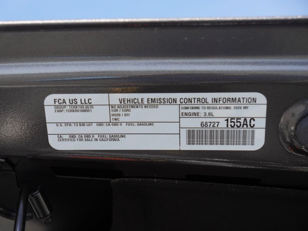 New 2026 Granite Crystal Metallic Clear-Coat Exterior Paint Jeep Mojave image 27