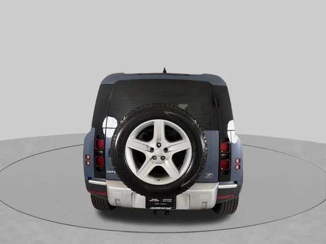 Used 2020 Tasman Blue Metallic Land Rover SE image 7