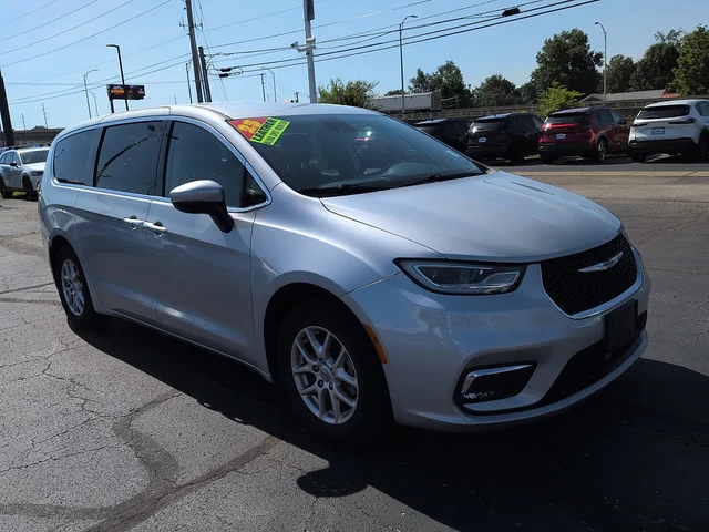 2023 Chrysler Pacifica Touring L