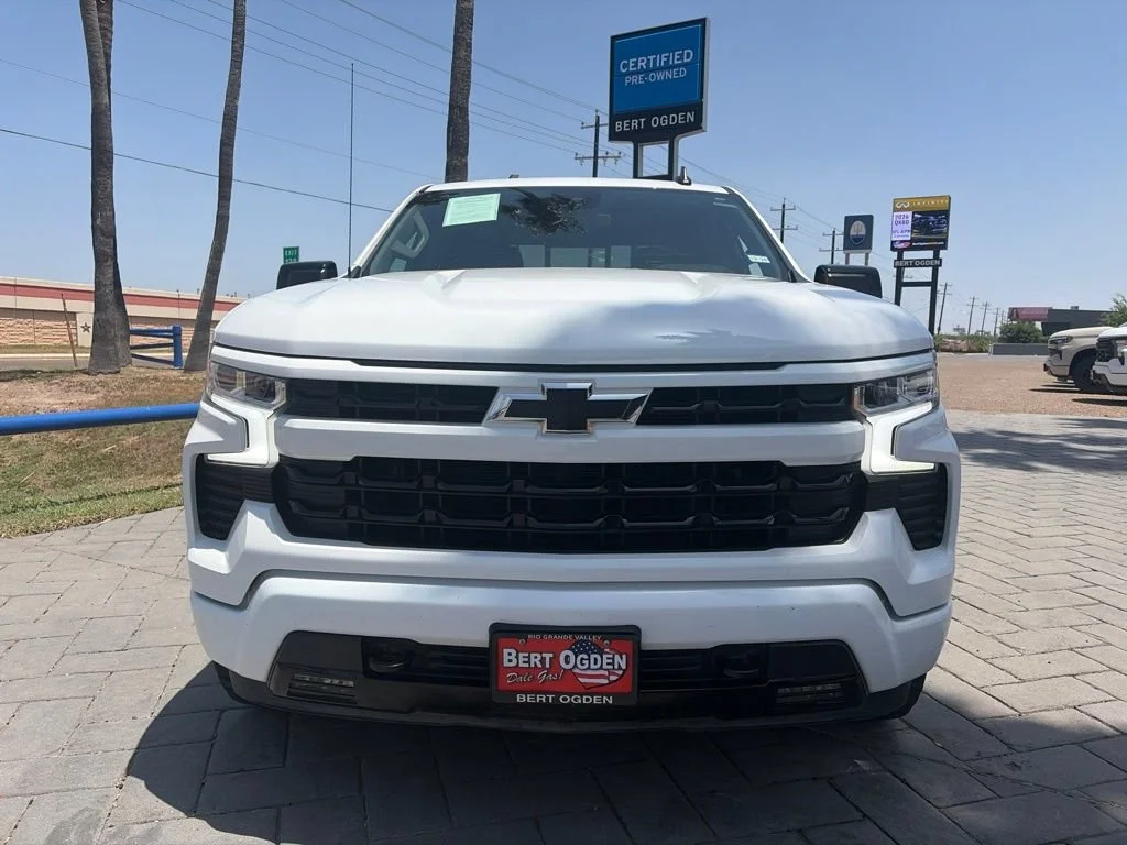 Used 2024 Summit White Chevrolet RST image 2