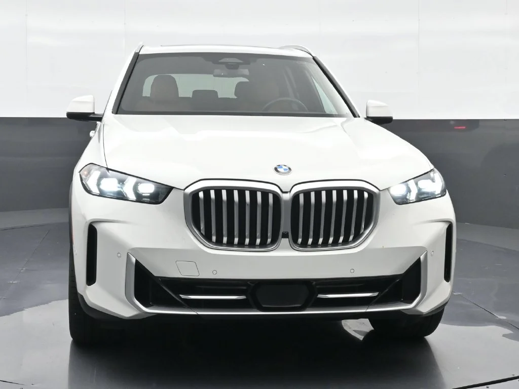 Certified Used 2024 White BMW sDrive40i image 6