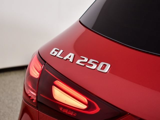 New 2026 MANUFAKTUR Patagonia Red Metallic Mercedes-Benz GLA 250 image 53