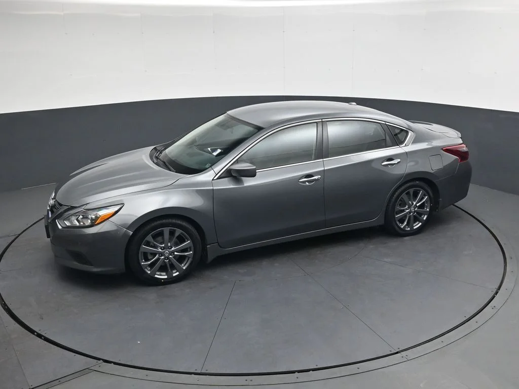 Used 2018 Gray Nissan 2.5 SR image 30