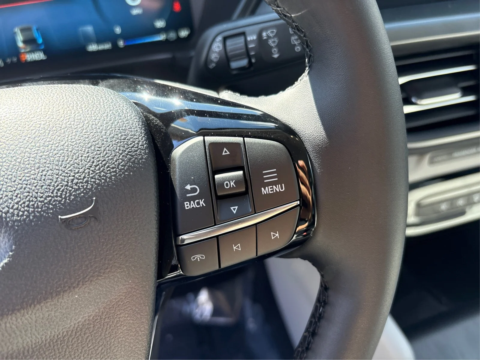 New 2026 Space Silver Metallic Ford Active® image 23