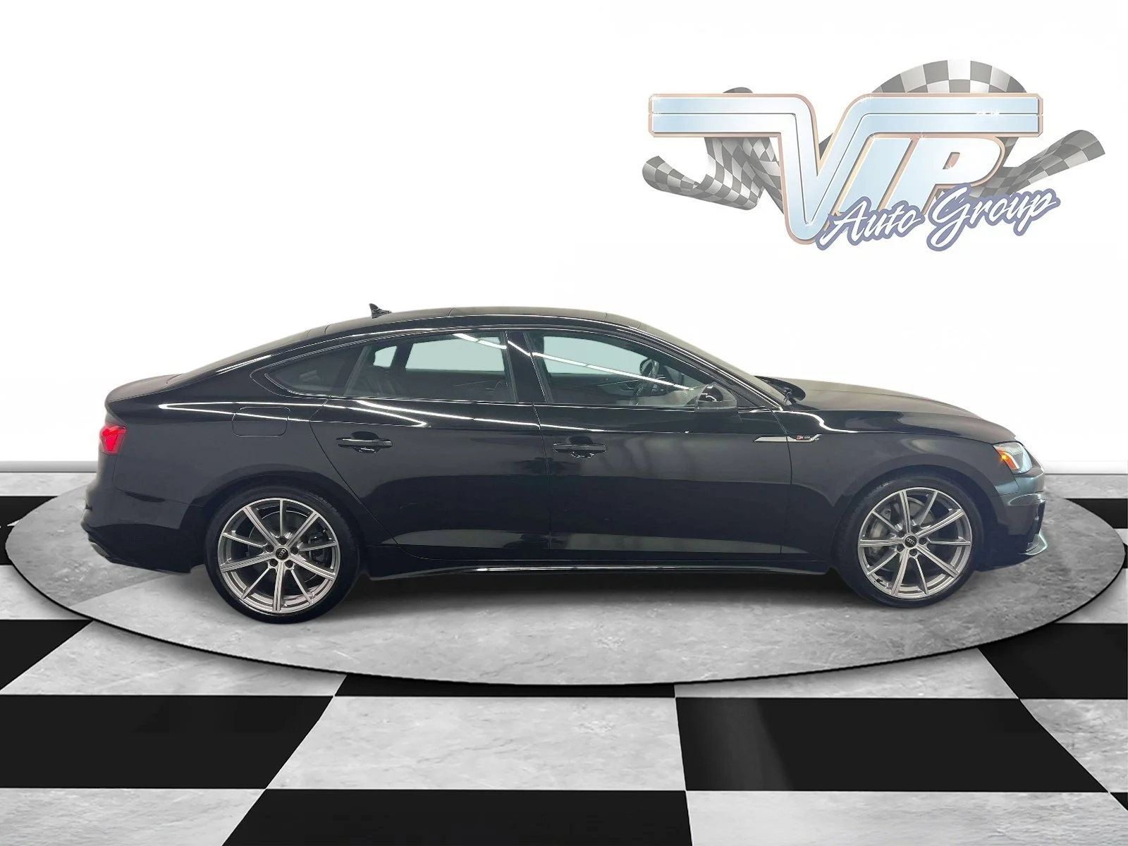 Used 2025 Black Audi S line Premium image 5