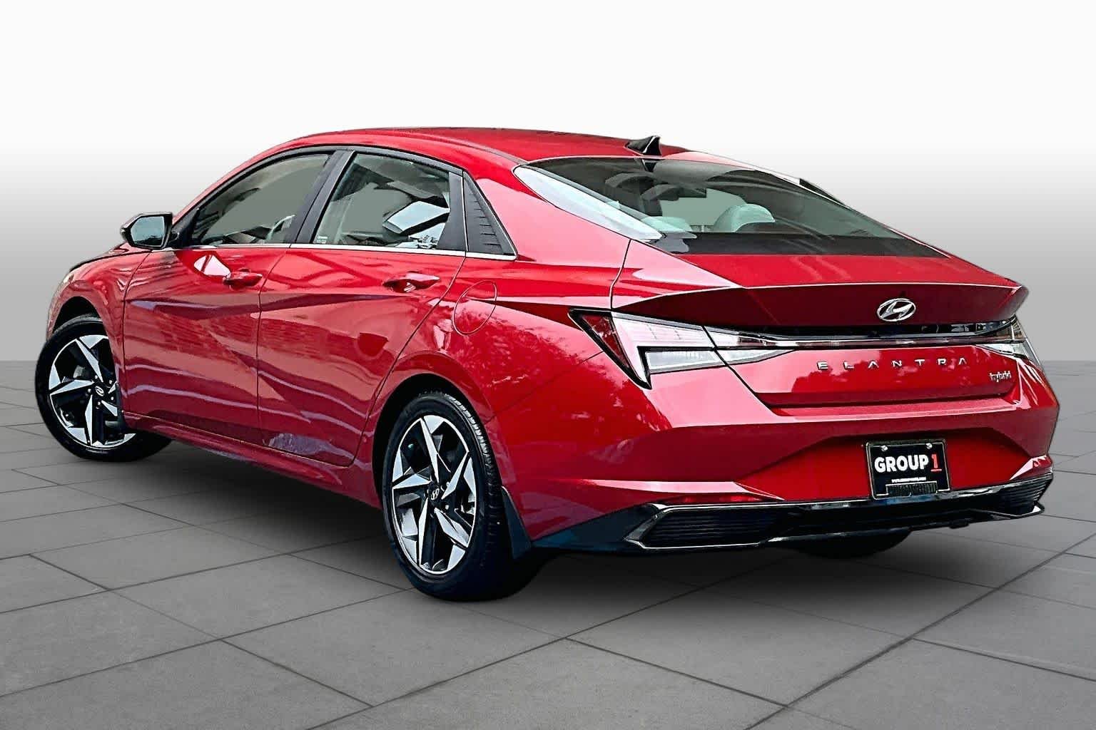 Used 2022 Scarlet Red Pearl Hyundai Limited image 23
