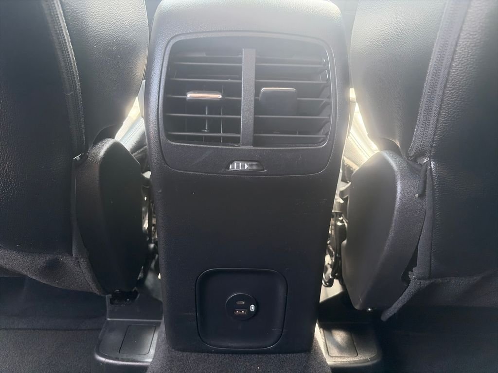 Used 2022 White Metallic Ford SEL image 37