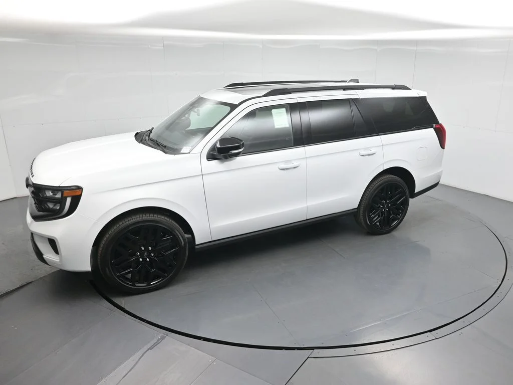 New 2026 Oxford White Ford Platinum image 38