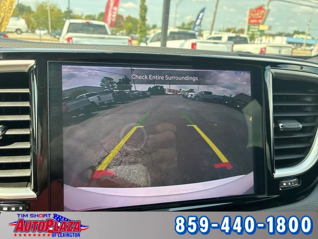 Used 2025 White Chrysler Select image 30