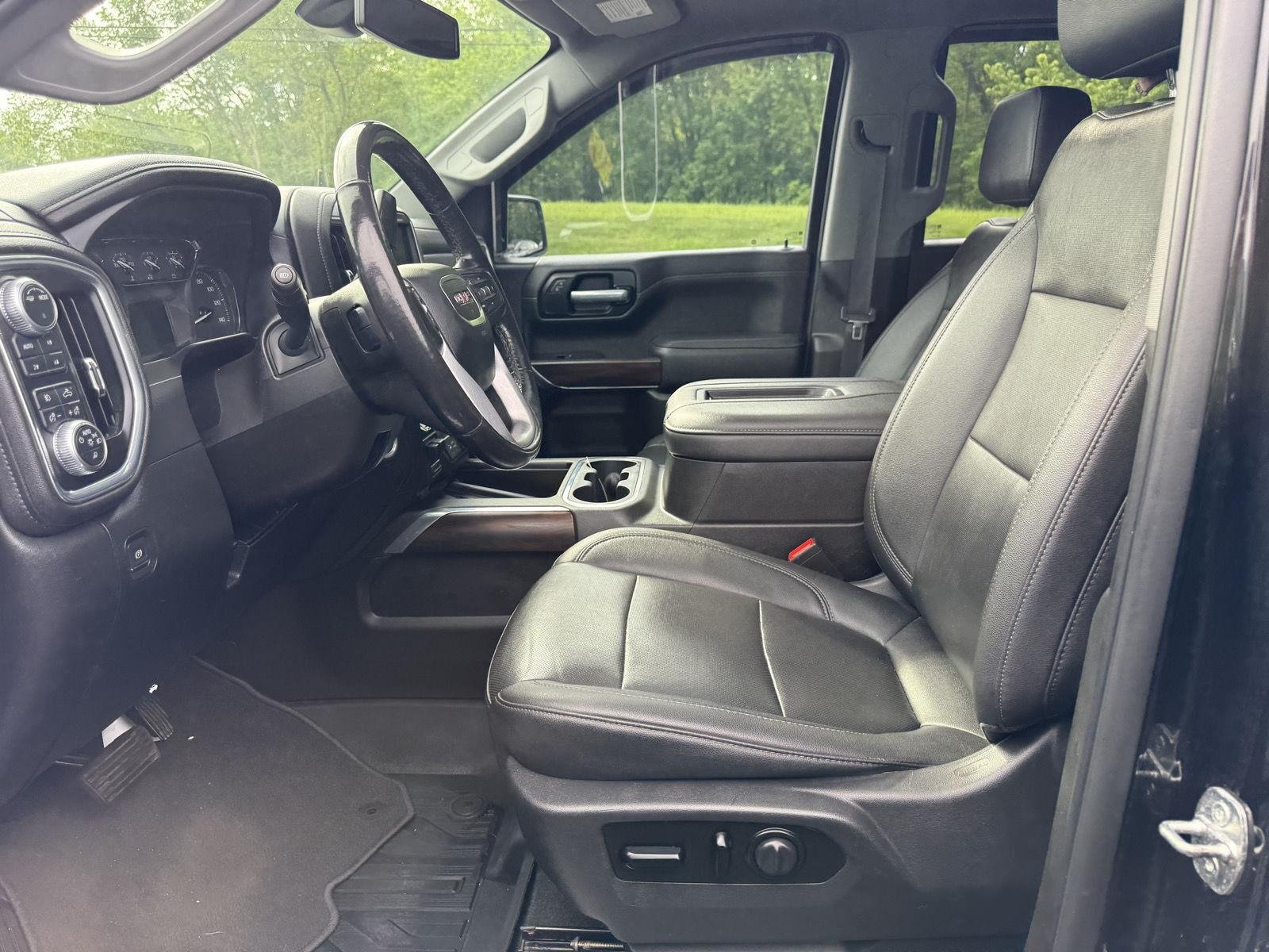 Used 2021 Onyx Black GMC SLT image 3