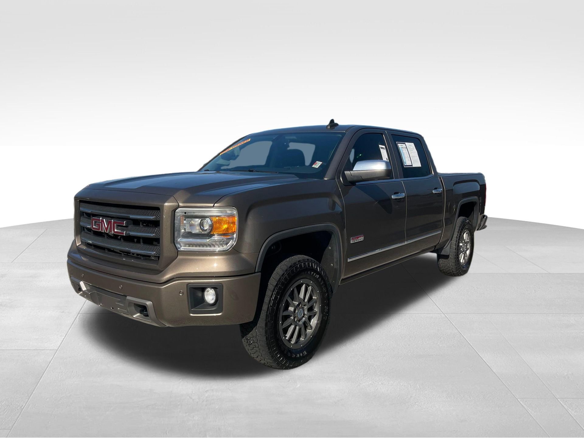 2015 GMC Sierra 4WD Crew Cab SLT SWB's photo