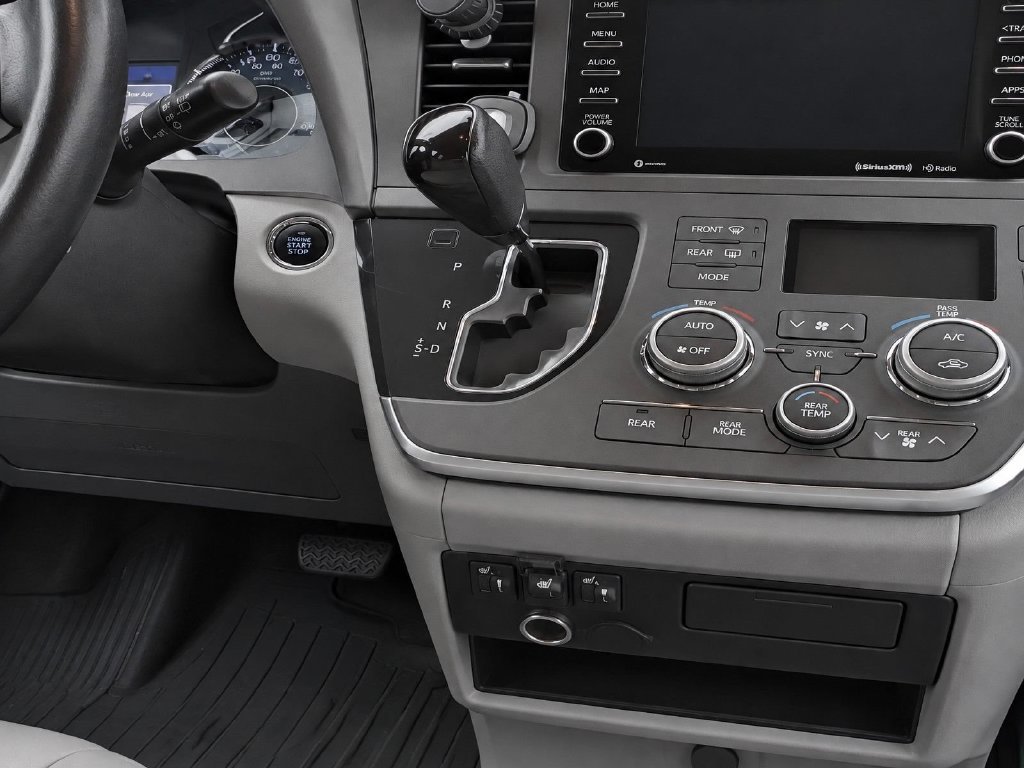 Used 2018 Black Toyota XLE image 15