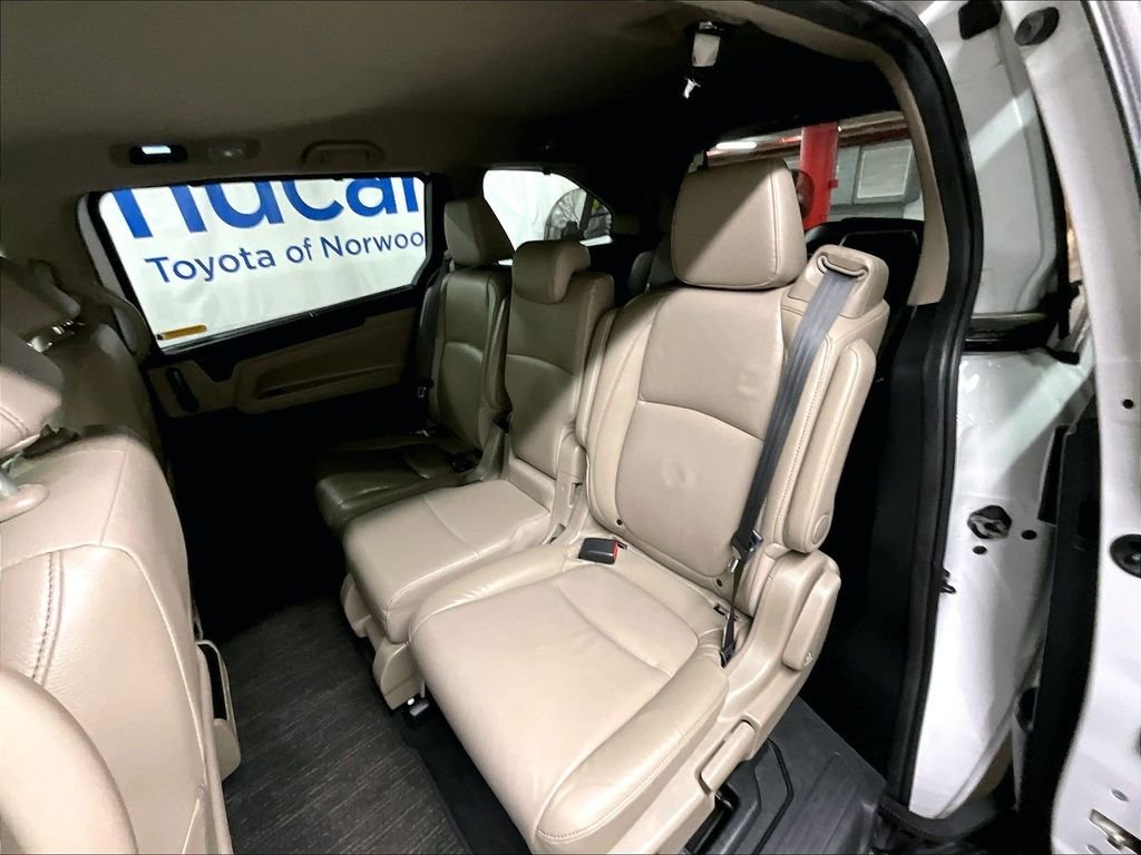Used 2021 White Honda EX-L image 15