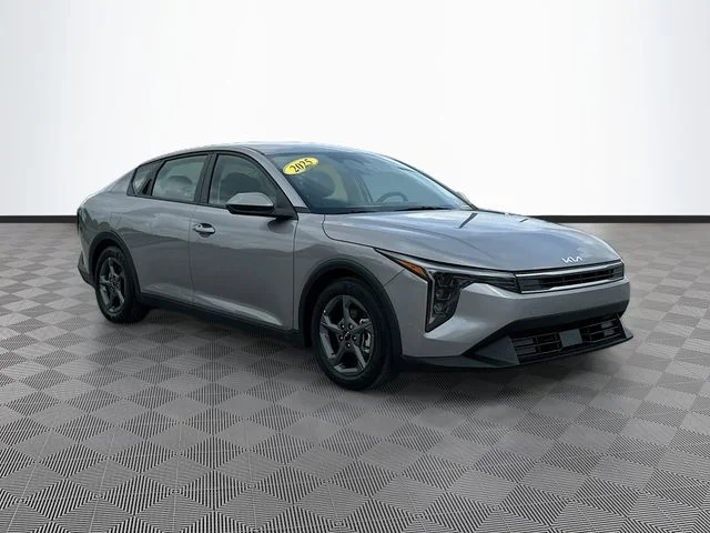 Used 2025 Gray Kia LXS image 3