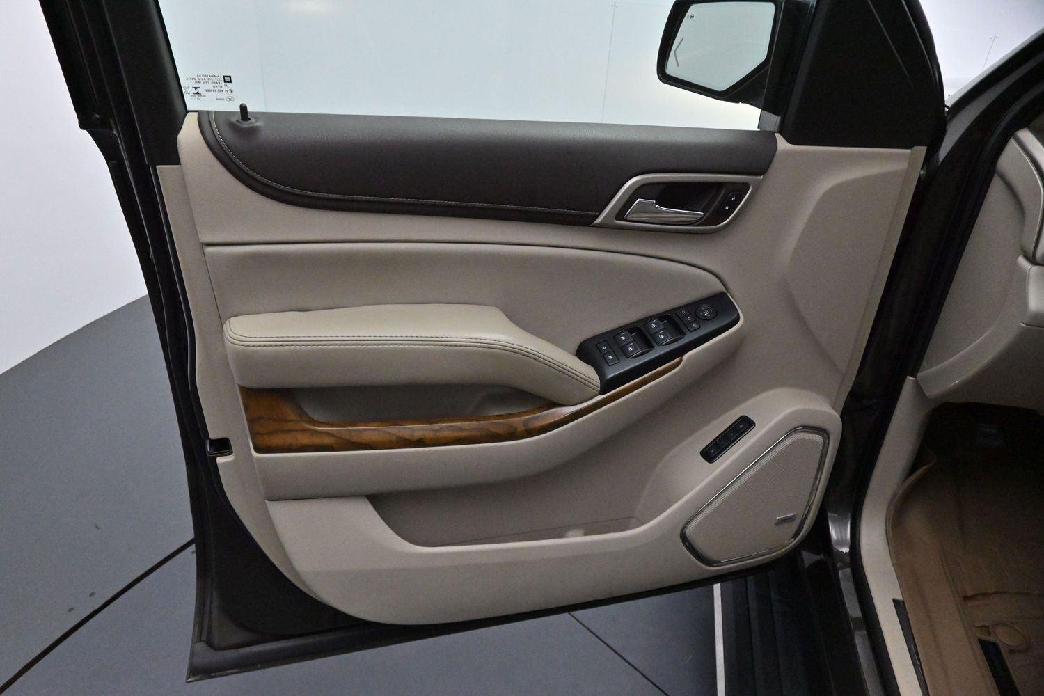 Used 2019 Smokey Quartz Metallic GMC Denali image 9